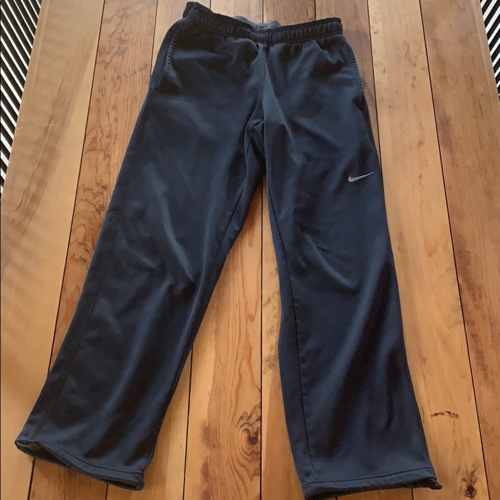 Nike Therma-Fit size small